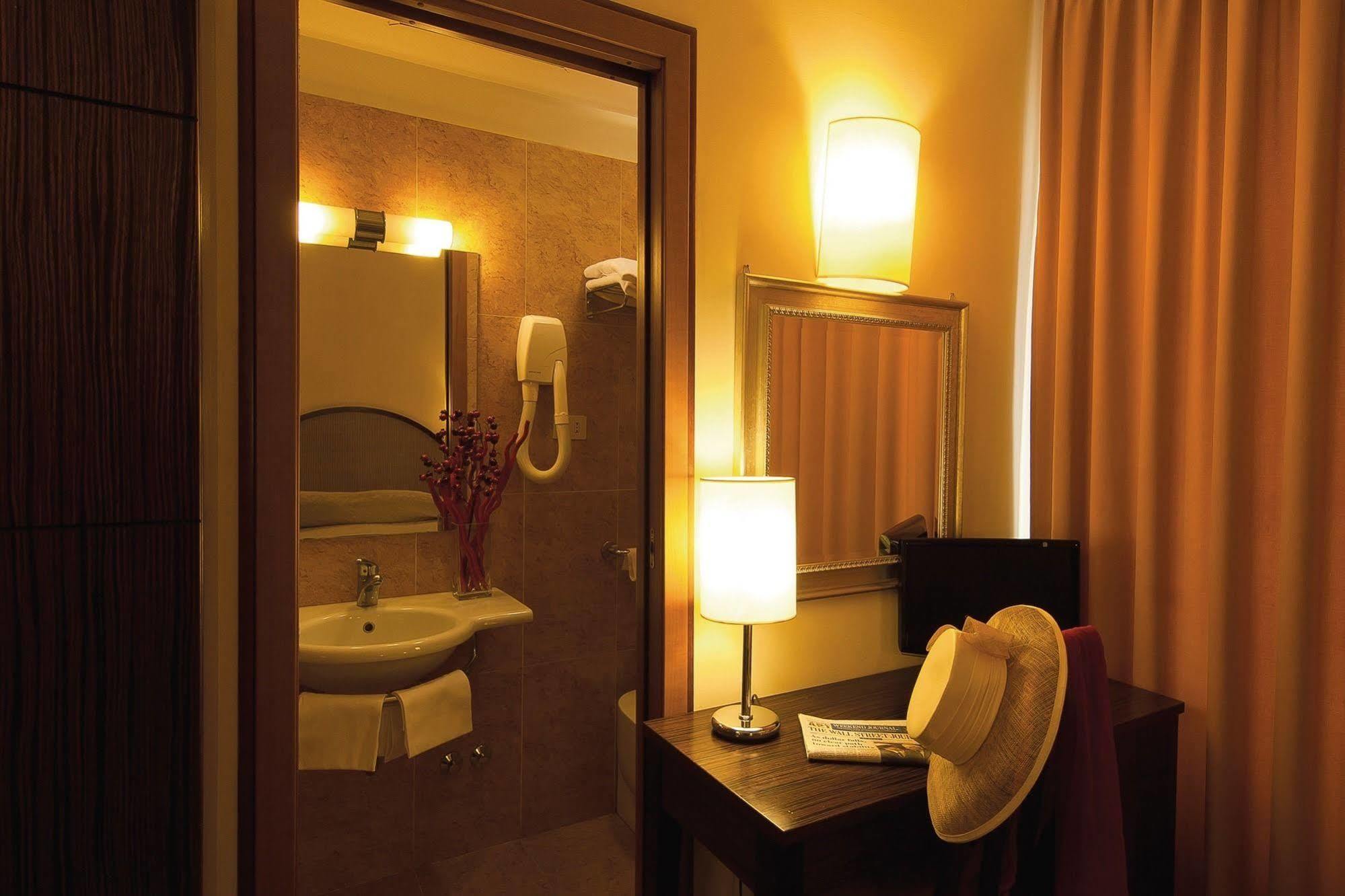 Hotel Novecento Рим Номер фото